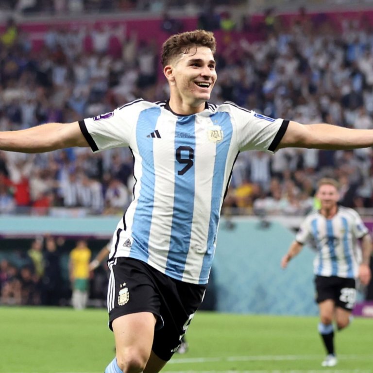 Хулиан Альварес