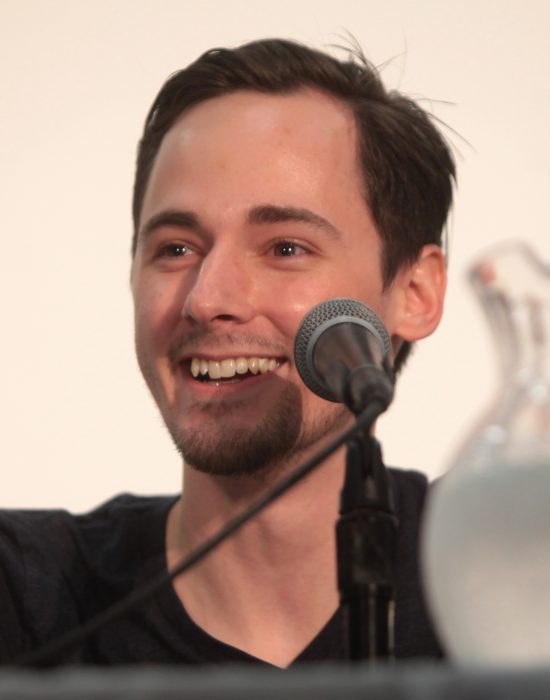 Джейк Томас